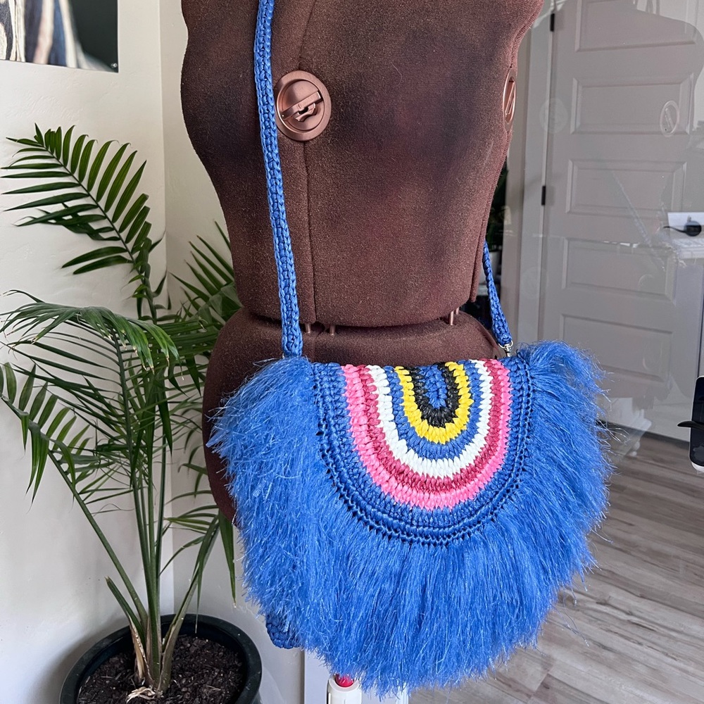 Crochet sling bag with fringes (envelope bag) - Picture 4 of 6